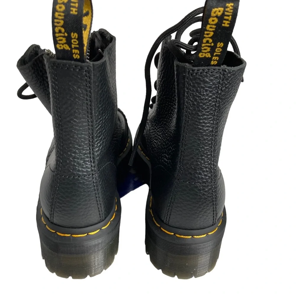 Dr. Martens Women's Sinclair Bootie. Sz: 6 - Picture 7 of 13
